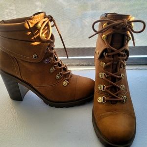 Guess leather ankle boots 8.5